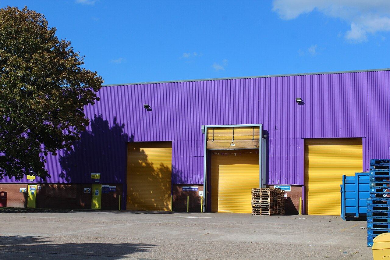 Entrepôt et site industriel — photo d'illustration
