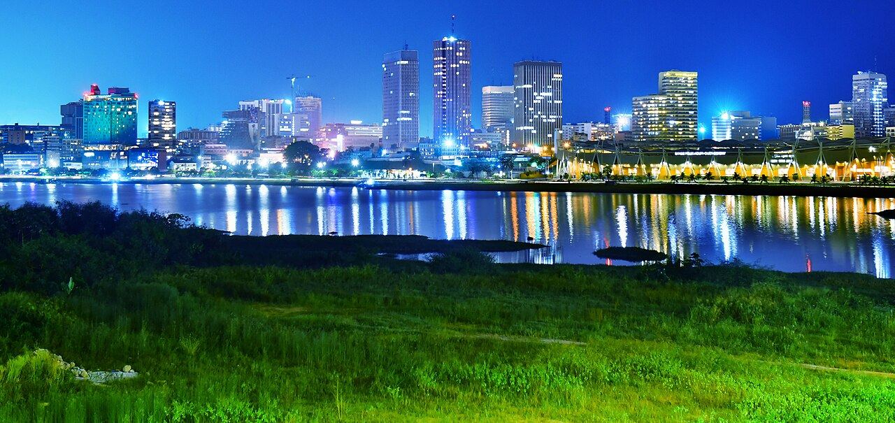 Skyline du Plateau, quartier des affaires d'Abidjan — photo d'illustration